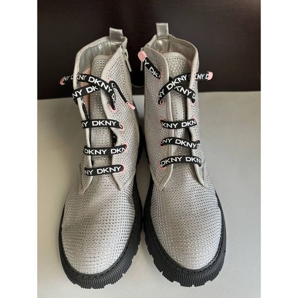 NWOB DKNY Silver Ava Stone Moto Bootie Size 8.5 - Picture 2 of 7